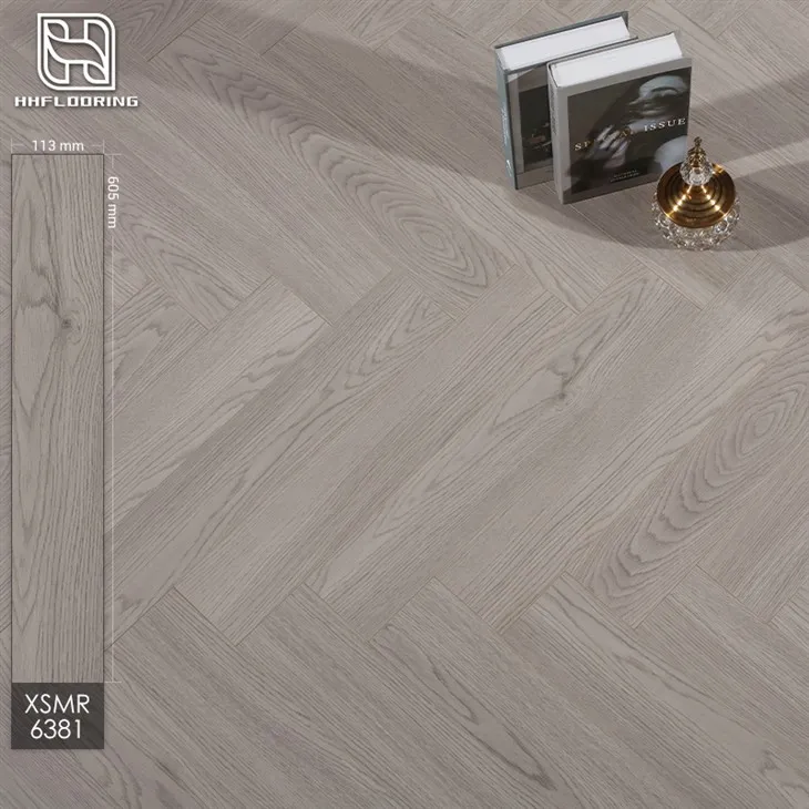 พื้นไม้ก้างปลาสีเทา