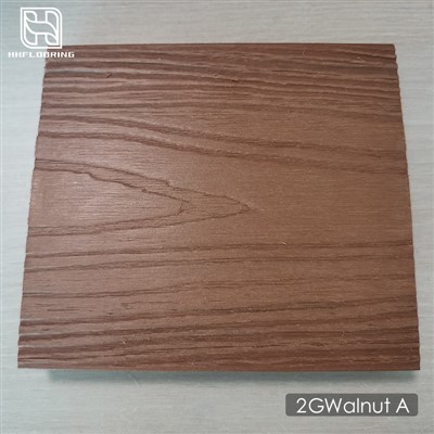 พื้น WPC ที่เป็นของแข็ง